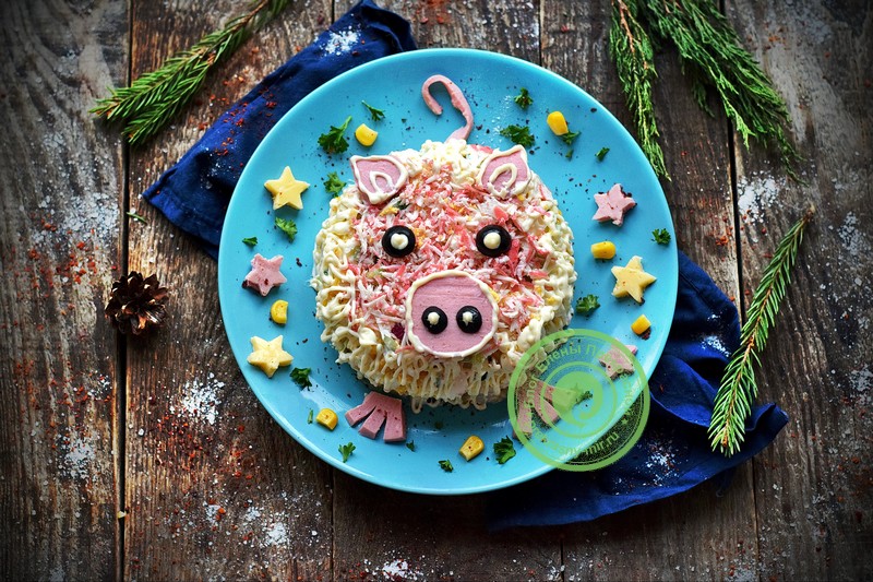 салат свинья на новый год 2019 рецепт в домашних условиях на праздничный стол