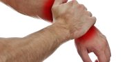 Причины, симптомы и методы лечения гигромы запястья, кисти и других суставов рук